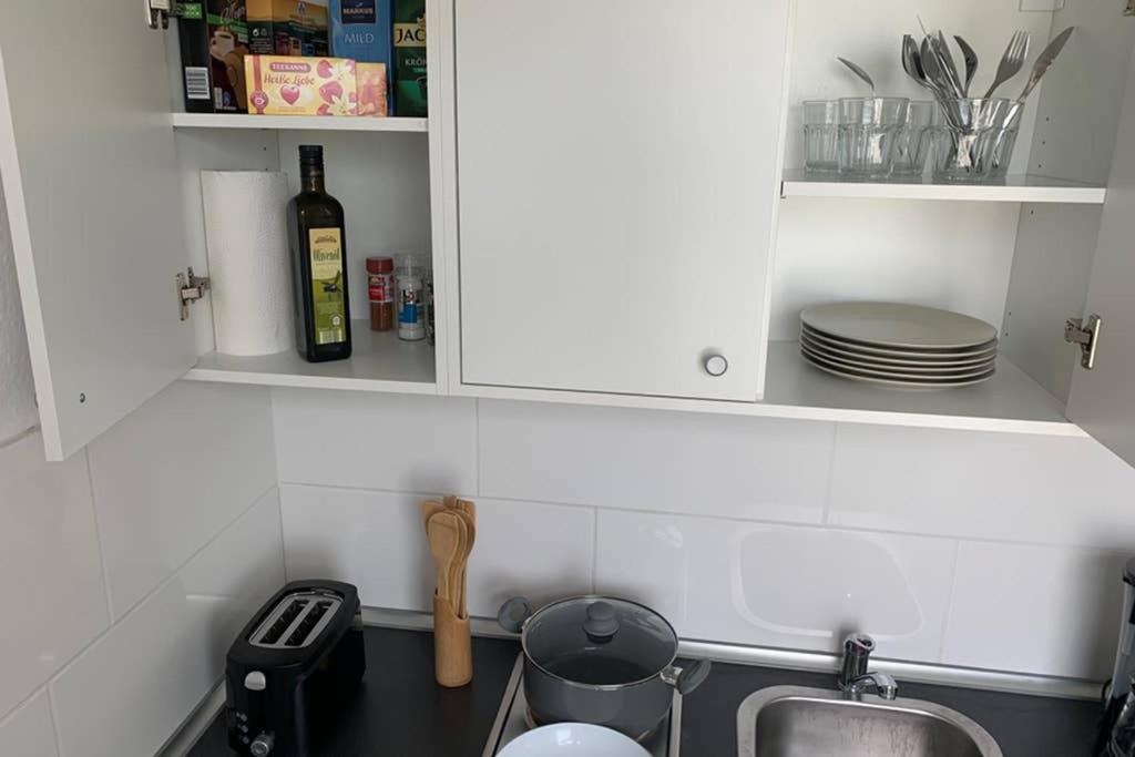 1 Zi-whg, Netflix, Wifi, Kueche, 15min Zum Zentrum *